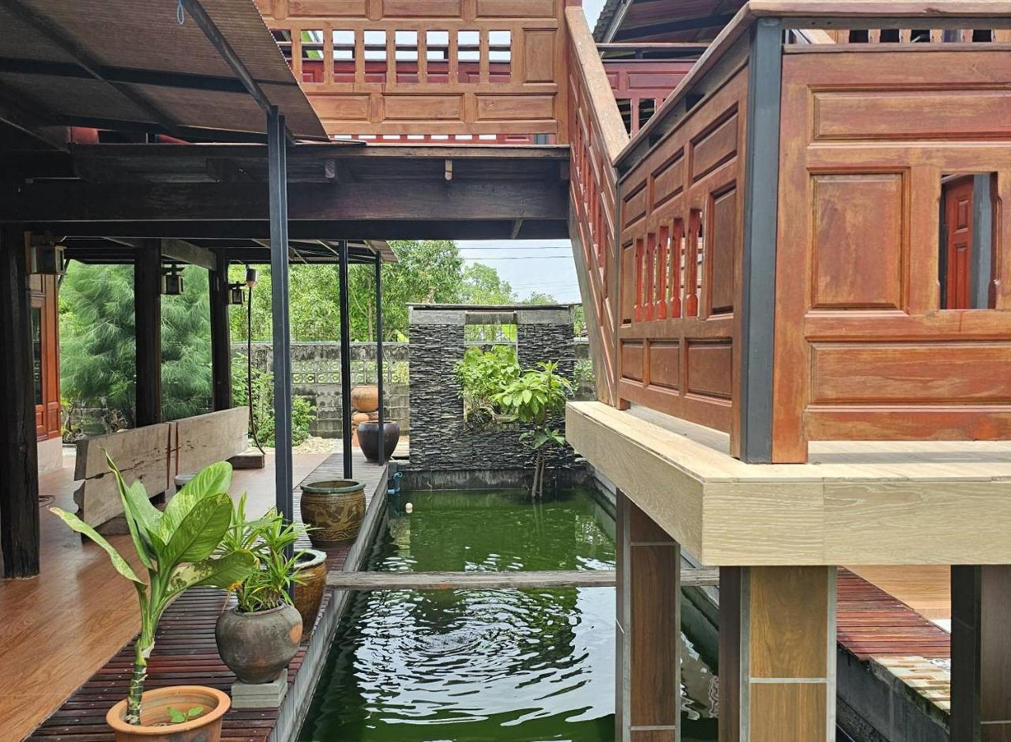 Nipatra Homestay Bangkok Bagian luar foto